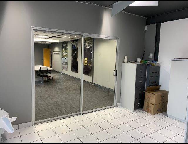 INDUSTRIAL PROPERTY TO RENT IN PAARDEN EILAND
